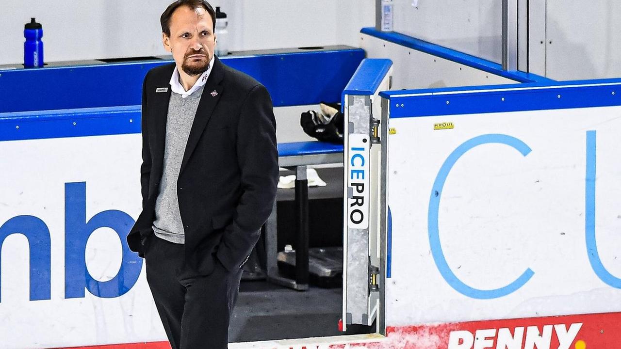 Pavel Gross, Chef-Trainer beim Eishockey-Team Adler Mannheim 