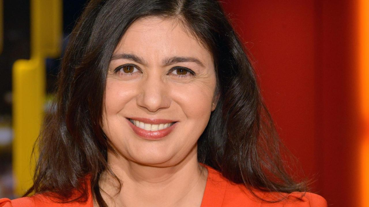 Hatice Akyün, deutsch-türkische Schriftstellerin, Journalistin, aufgenommen am 02.06.2014 während einer Aufzeichnung der RBB-Talksendung "Thadeusz" in Berlin. Hatice Akyün, deutsch-türkische Schriftstellerin, Journalistin, aufgenommen am 02.06.2014 während einer Aufzeichnung der RBB-Talksendung "Thadeusz" in Berlin.