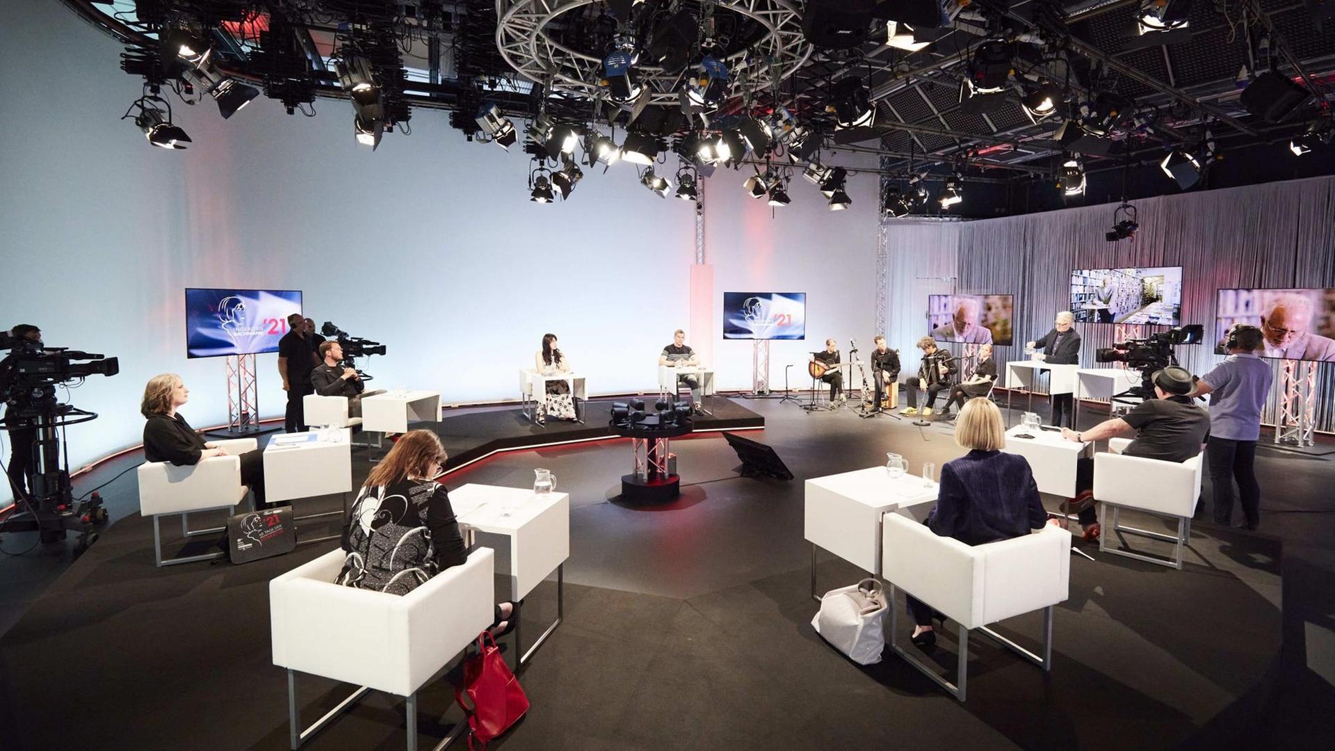Die Jury bei der Eröffnung den 45. Tage der deutschsprachigen Literatur in Klagenfurt Die Jury bei der Eröffnung den 45. Tage der deutschsprachigen Literatur in Klagenfurt
