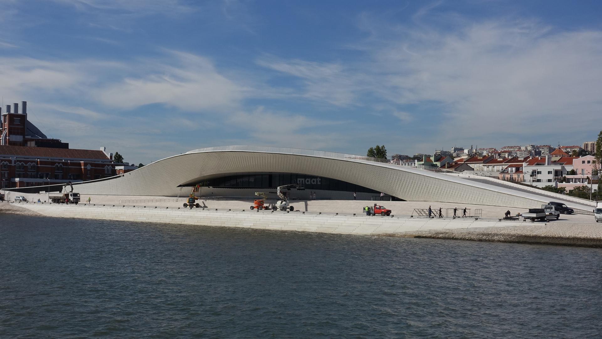 Lissabons neues Kunstmuseum am Tejo: das MAAT. Lissabons neues Kunstmuseum am Tejo: das MAAT.