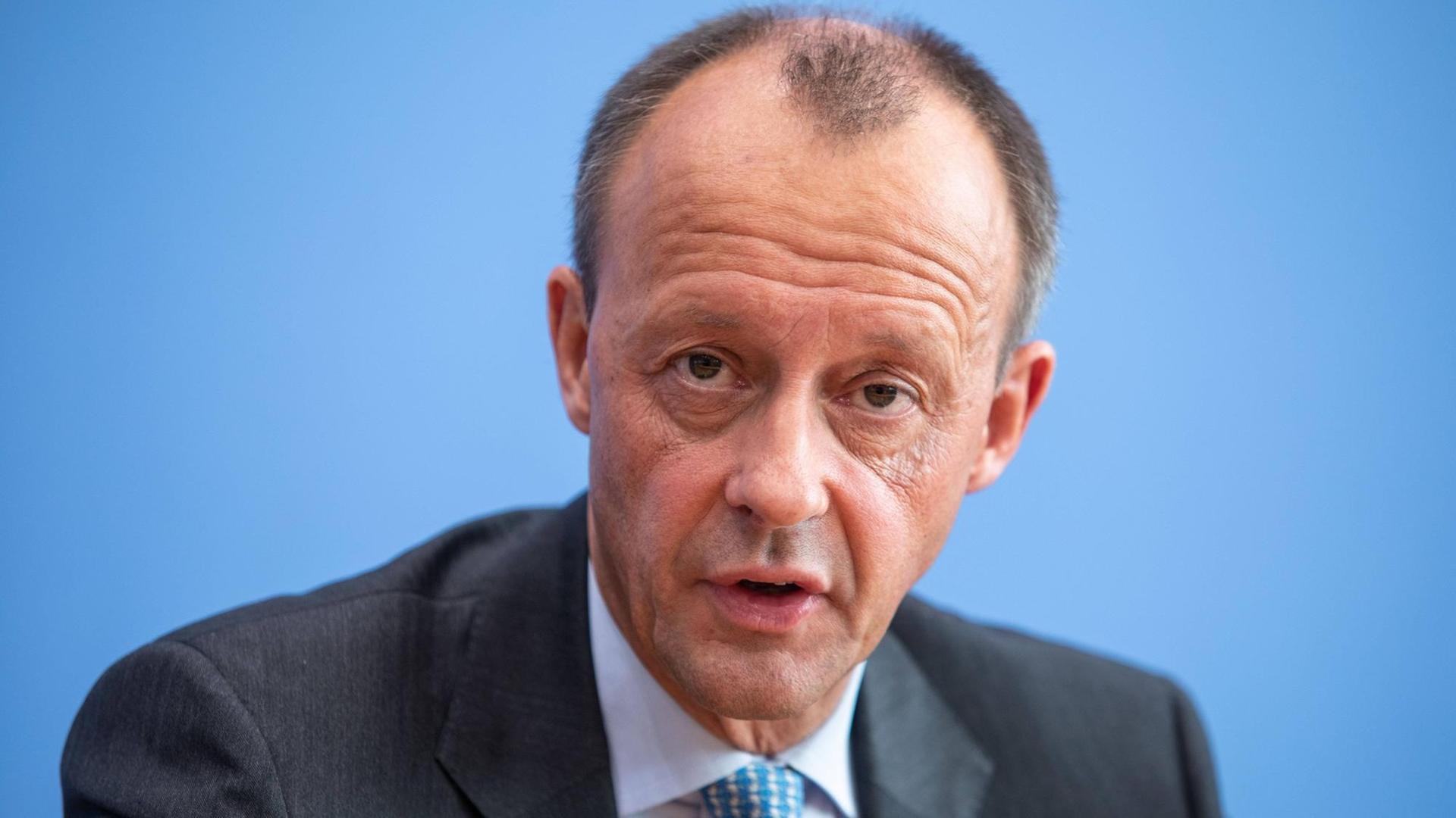 Friedrich Merz, Mitglied der CDU, bei einer Pressekonferenz in Berlin Friedrich Merz, Mitglied der CDU, bei einer Pressekonferenz in Berlin