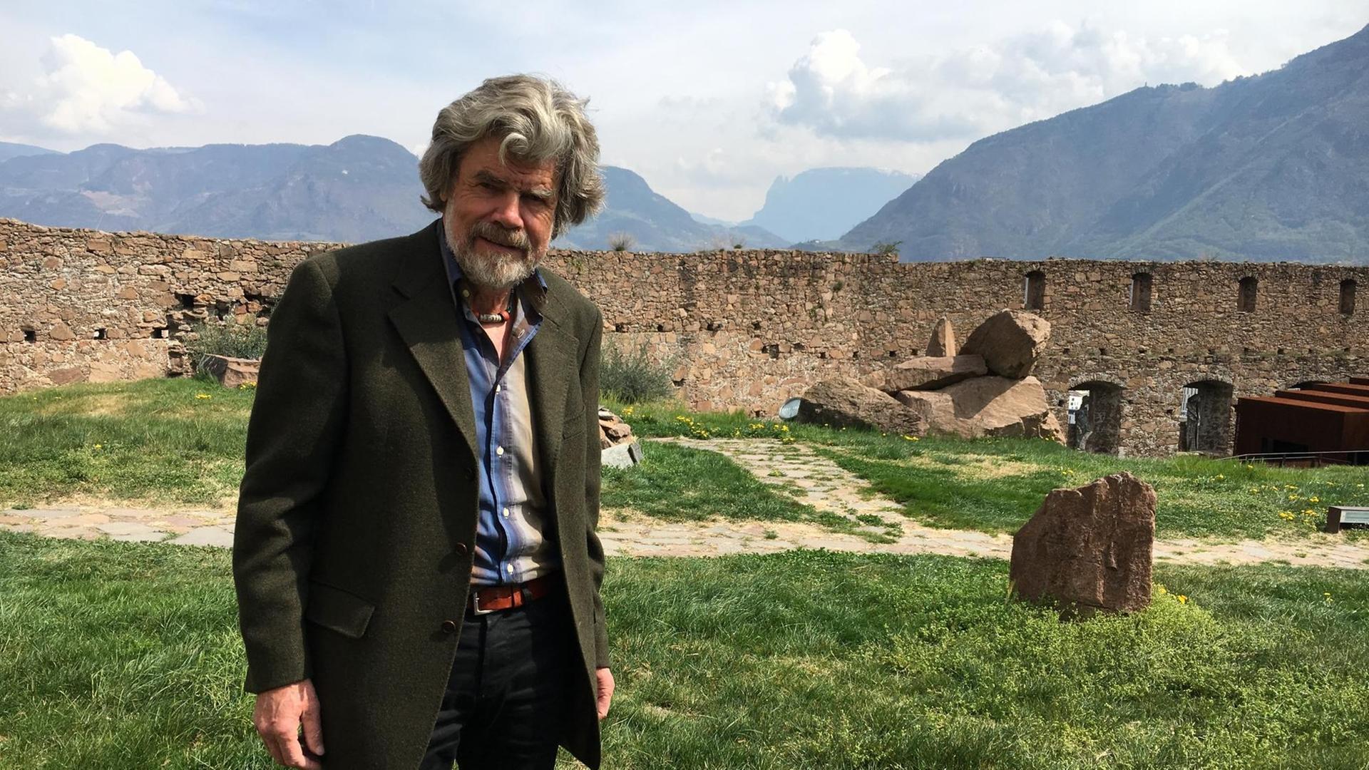 Reinhold Messner im Museum Burg Sigmundskron Reinhold Messner im Museum Burg Sigmundskron