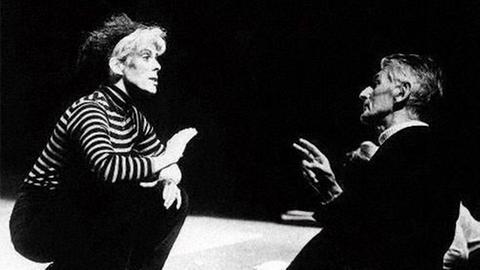 Samuel Beckett (rechts) führt 1976 im Londoner  Royal Court Theatre  Regie bei "Footfalls".