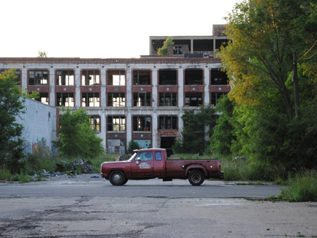 Packard Plant war zum Zeitpunkt, als es gebaut wurde, eine der größten Fabrikanlagen der Welt. Packard Plant war zum Zeitpunkt, als es gebaut wurde, eine der größten Fabrikanlagen der Welt.