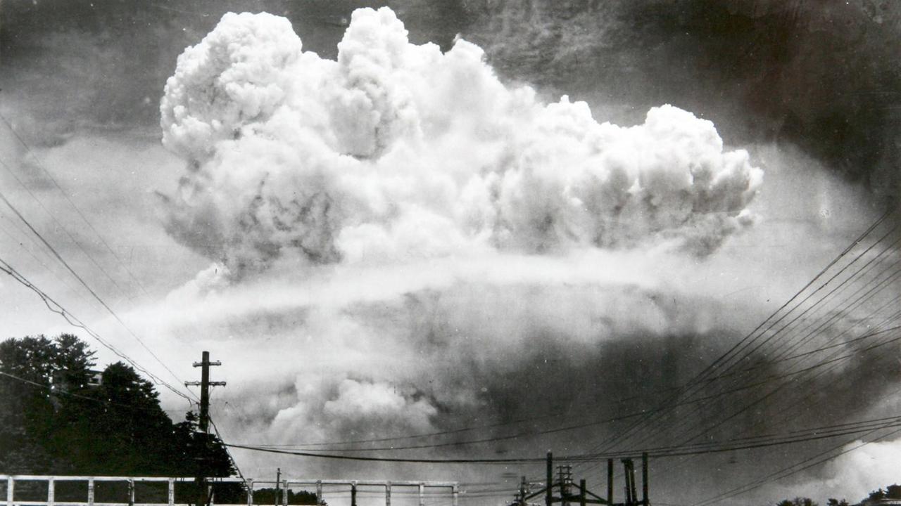 Bild des Atompilzes vom 9. August 1945 in der Stadt Nagasaki Bild des Atompilzes vom 9. August 1945 in der Stadt Nagasaki