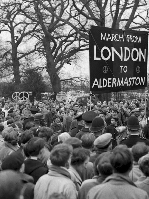 Erster Ostermarsch 1958: Briten demonstrieren gegen Nuklearwaffen