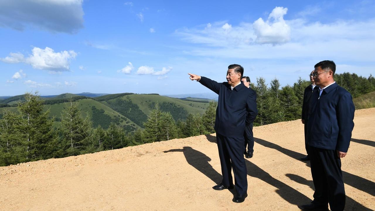 23.8.2021: Xi Jinping zu Besuch einer einer Baumfarm in Saihanba