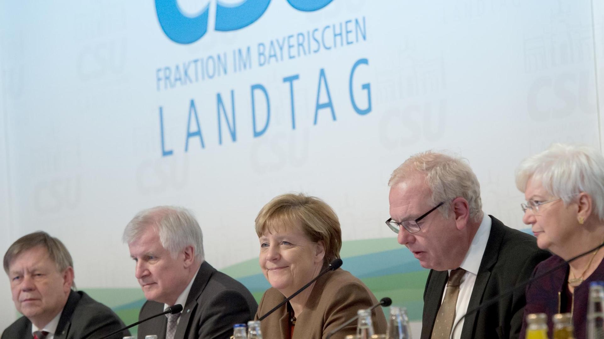 Bundeskanzlerin Angela Merkel zu Gast bei der CSU-Landtagsfraktion, 20.1.2016 Wildbad Kreuth Bundeskanzlerin Angela Merkel zu Gast bei der CSU-Landtagsfraktion, 20.1.2016 Wildbad Kreuth