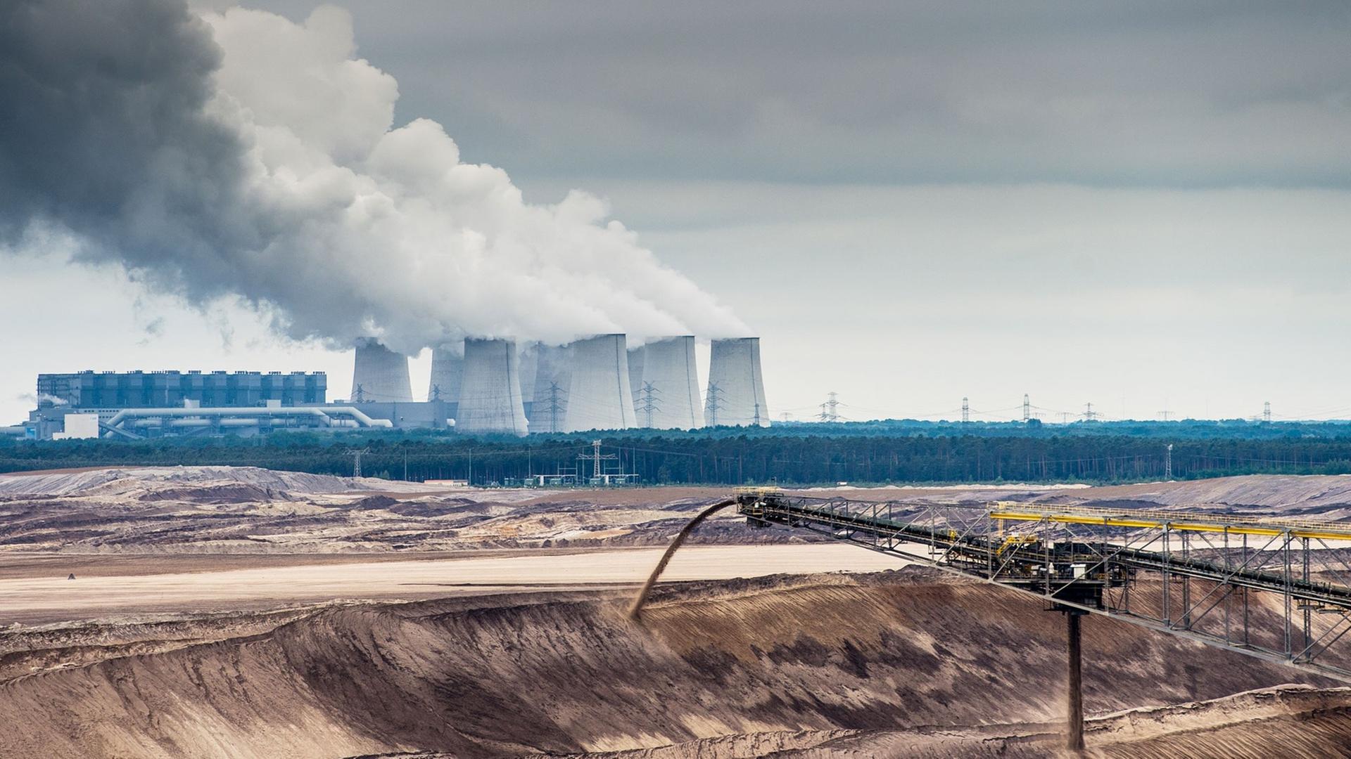 Braunkohlekraftwerk in Jänschwalde (Brandenburg) (Aufnahme von 2015) Braunkohlekraftwerk in Jänschwalde (Brandenburg) (Aufnahme von 2015)
