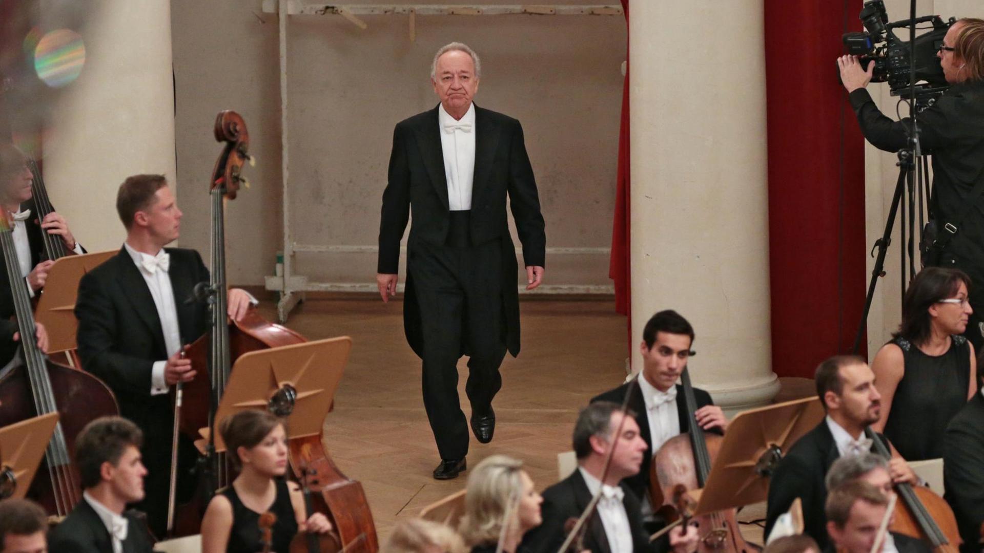 Maxim Schostakowitsch, Sohn des berühmten Komponisten Dimitri Schostakowitsch, bei einem Konzert der St. Petersburger Philharmonie