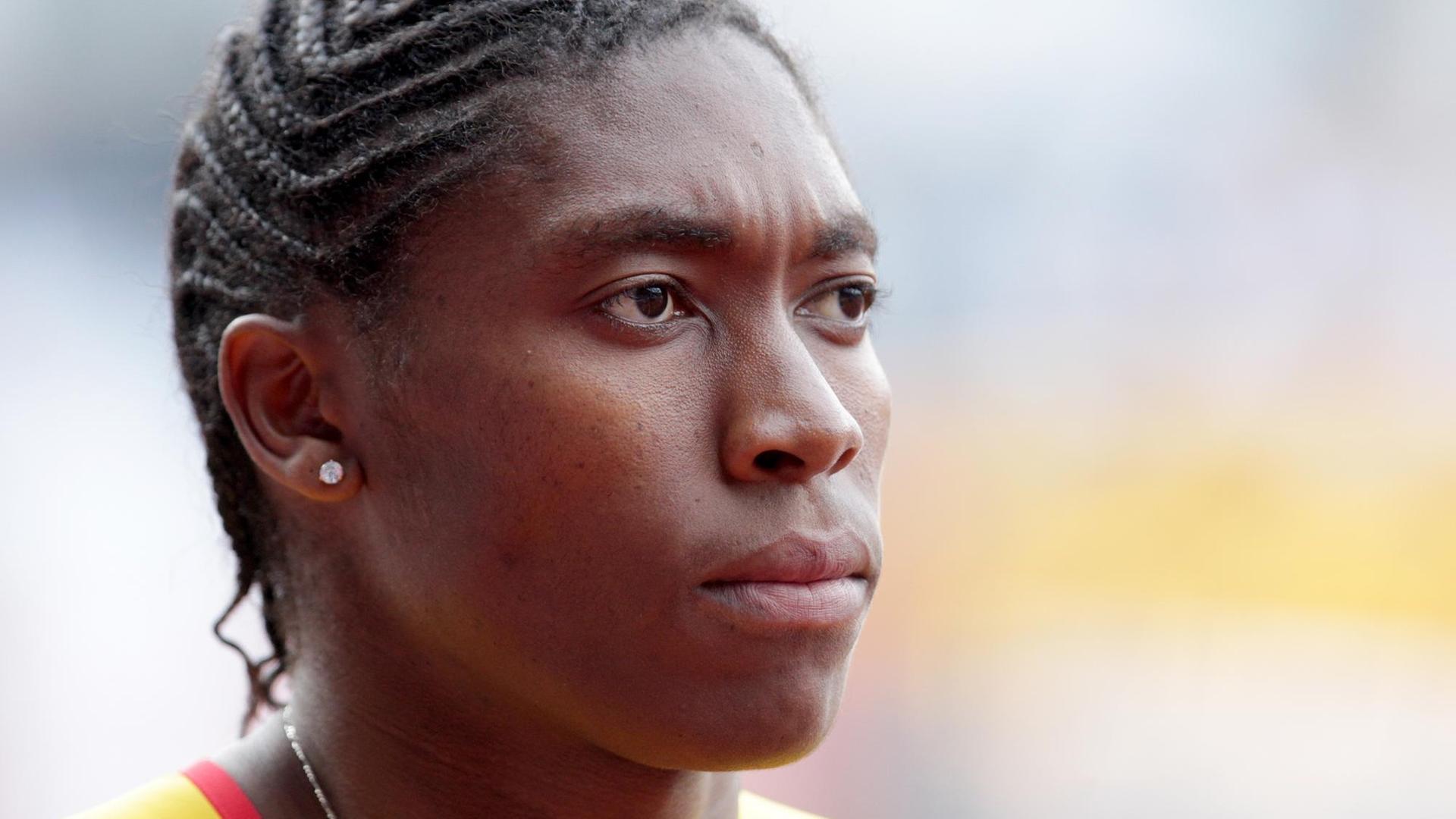 Die Leichtathletin Mokgadi Caster Semenya im Profil. Die Leichtathletin Mokgadi Caster Semenya im Profil.