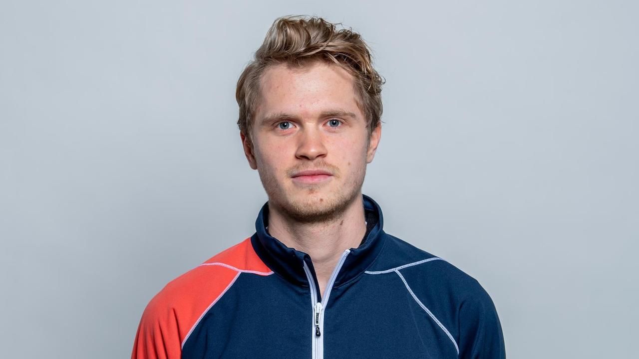22. November 2019: Dresden, EnergieVerbund Arena Dresden: Portraetshooting Nationalmannschaft Deutschland Shorttrack: Leon Kaufmann-Ludwig. *** 22 November 2019 Dresden, EnergieVerbund Arena Dresden Portraitshooting National Team Germany Shorttrack Leon Kaufmann Ludwig 22. November 2019: Dresden, EnergieVerbund Arena Dresden: Portraetshooting Nationalmannschaft Deutschland Shorttrack: Leon Kaufmann-Ludwig. *** 22 November 2019 Dresden, EnergieVerbund Arena Dresden Portraitshooting National Team Germany Shorttrack Leon Kaufmann Ludwig