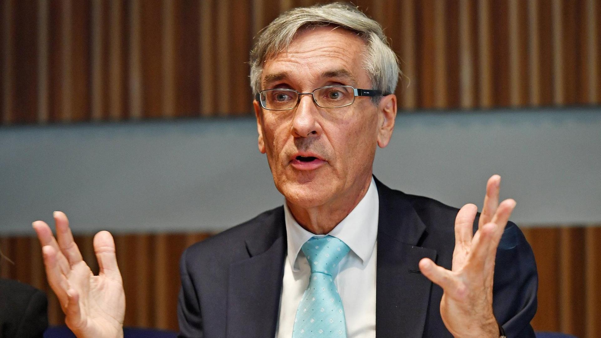 Der britische Abgeordnete John Redwood bei beim Parteitag der Tories 2016 im Birmingham International Conference Centre Der britische Abgeordnete John Redwood bei beim Parteitag der Tories 2016 im Birmingham International Conference Centre