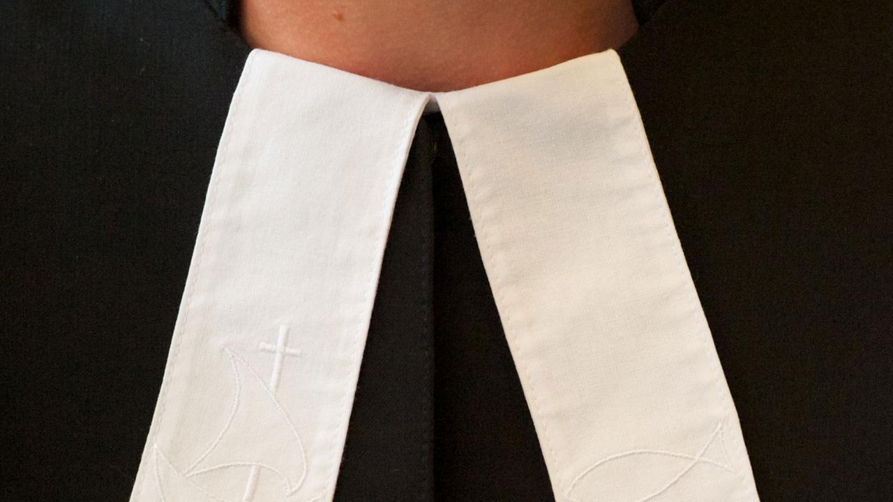 Der Talar, sozusagen die Dienstkleidung, einer evangelischen Pfarrerin. Der Talar, sozusagen die Dienstkleidung, einer evangelischen Pfarrerin.