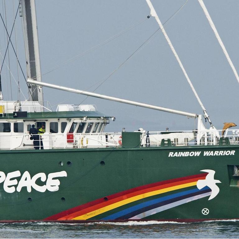 May 1, 2014 - Rotterdam, Netherlands - A banner reading No Arctic oil! hangs from Greenpeace s Rainbow Warrior docked next to the Russian oil tanker Mikhail Ulyanov at the harbour of Rotterdam on May 1, 2014. Dutch police arrested around 30 Greenpeace activists, including the captain of the lobby group s iconic Rainbow Warrior, as they tried to stop the Russian tanker delivering Arctic oil from docking. PUBLICATIONxINxGERxSUIxAUTxONLY - ZUMAn23 May 1 2014 Rotterdam Netherlands a Banner Reading No Arctic Oil Hangs from Greenpeace S Rainbow Warrior docked Next to The Russian Oil Tankers Mikhail Ulyanov AT The Harbour of Rotterdam ON May 1 2014 Dutch Police Arrested Around 30 Greenpeace activists including The Captain of The Lobby Group S Iconic Rainbow Warrior As They tried to Stop The Russian Tankers Delivering Arctic Oil from Docking PUBLICATIONxINxGERxSUIxAUTxONLY ZUMAn23