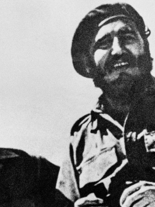 Die kubanischen Revolutionäre Fidel Castro (rechts) and Che Guevara auf einem Bild von 1958.