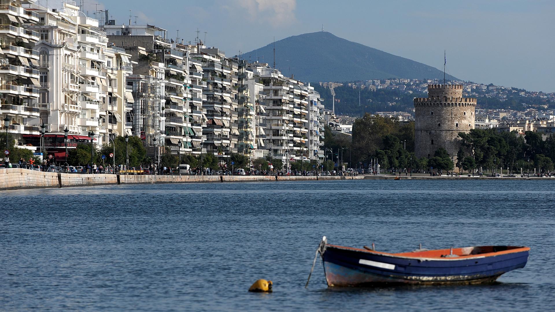 Das Wahrzeichen der Stadt Thessaloniki in Griechenland, der weiße Turm. Das Wahrzeichen der Stadt Thessaloniki in Griechenland, der weiße Turm.
