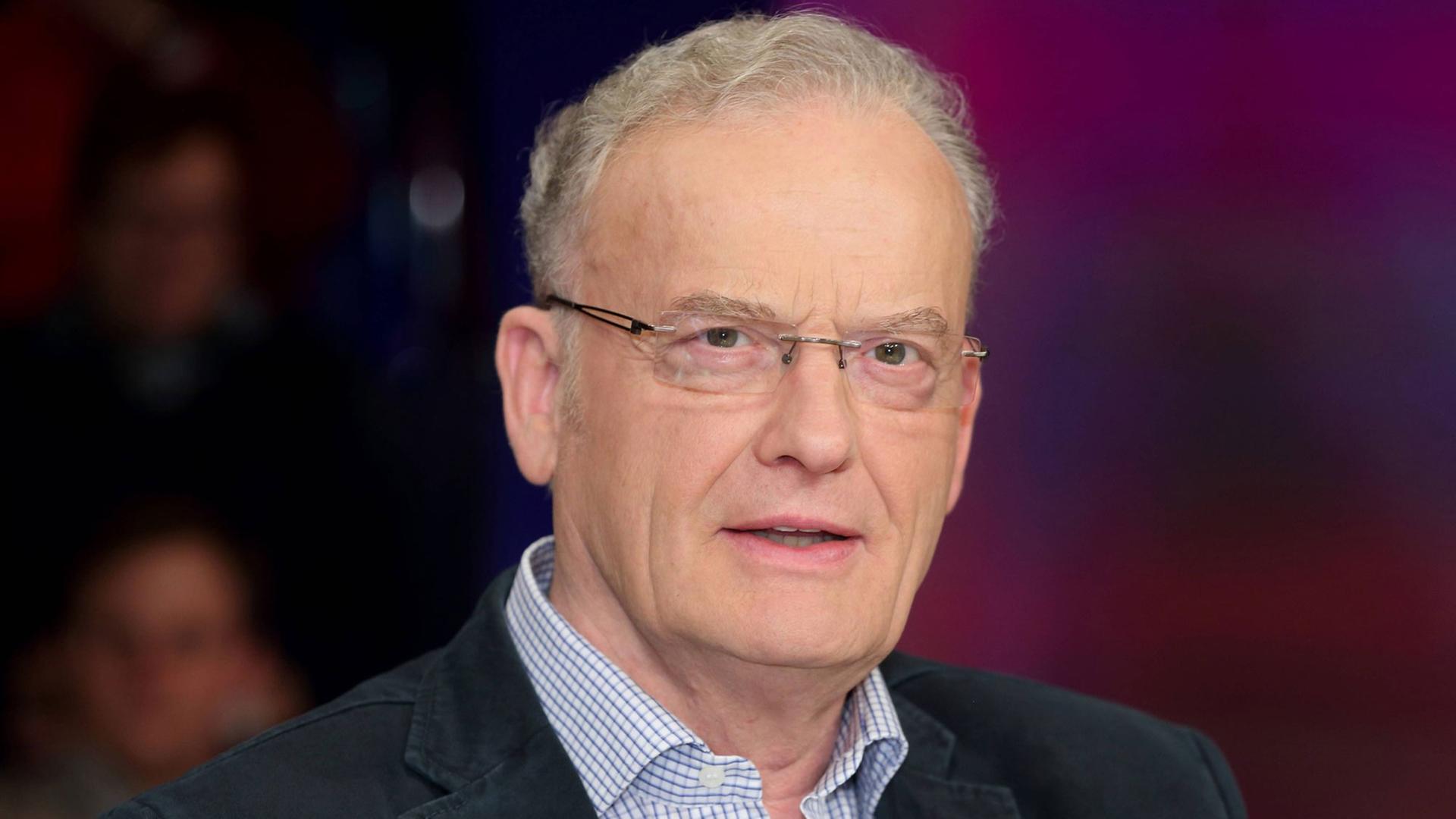 Der Theologe und Bürgerrechtler Friedrich Schorlemmer in der ZDF-Talkshow "Maybrit Illner". Der Theologe und Bürgerrechtler Friedrich Schorlemmer in der ZDF-Talkshow "Maybrit Illner".