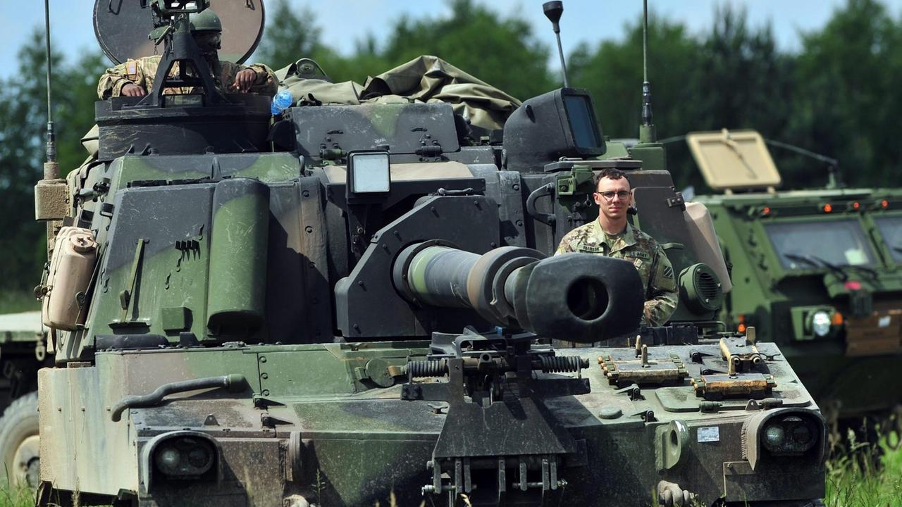 Soldaten währen der Vorbereitungen für das Militär-Manöver "Anaconda" in Polen a. 4. Juni 2016 in Drawsko Pomorskie. Soldaten währen der Vorbereitungen für das Militär-Manöver "Anaconda" in Polen a. 4. Juni 2016 in Drawsko Pomorskie.