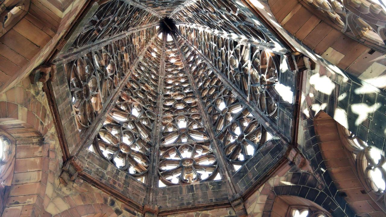 Berühmter Turmhelm des Freiburger Münsters Berühmter Turmhelm des Freiburger Münsters