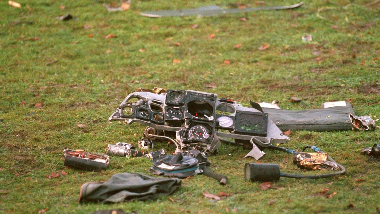 Wrackteile des verunglückten Militärflugzeugs. Wrackteile des verunglückten Militärflugzeugs.