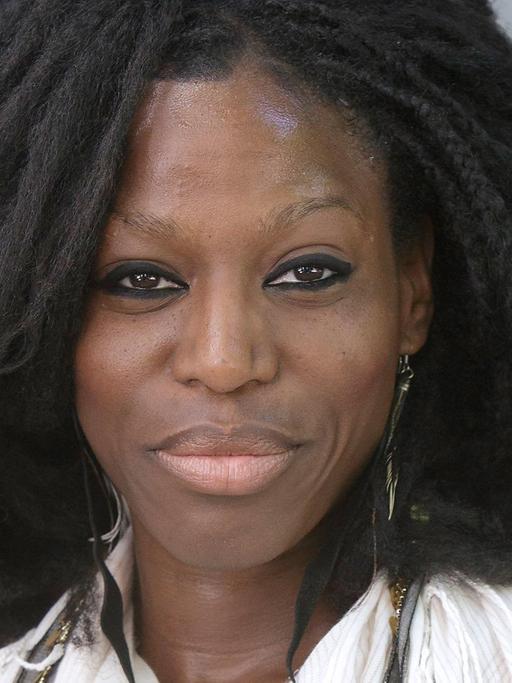 Die Schriftstellerin Taiye Selasi 2013 in Rom