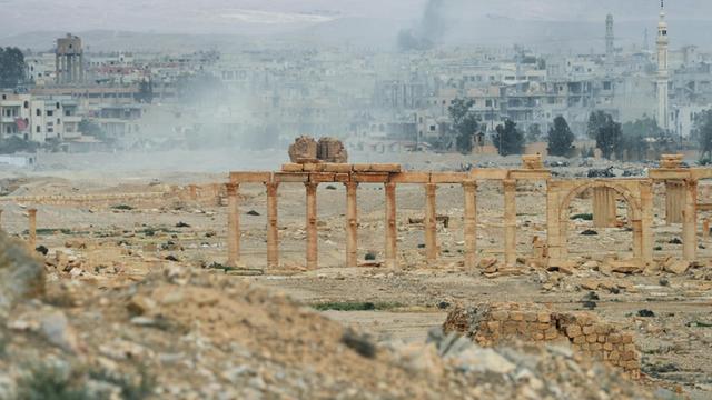 Ruinen der zerstörten Stadt Palmyra in Syrien.