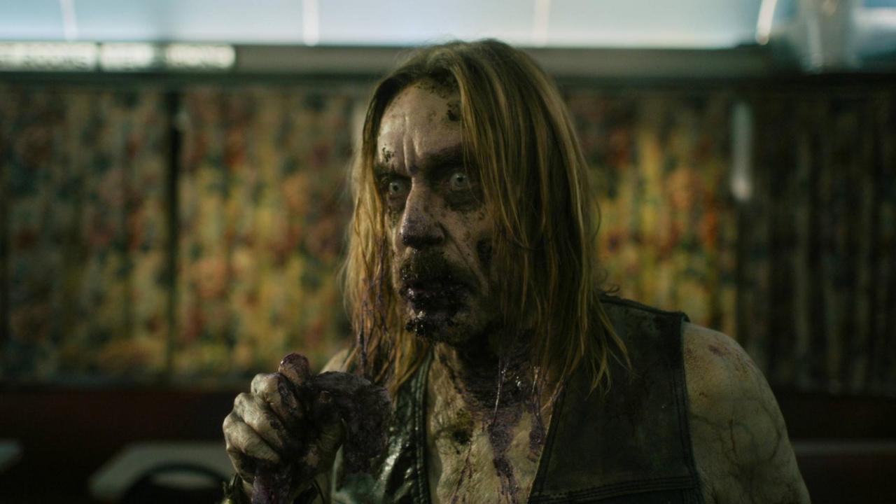 Der Musiker und Schauspieler Iggy Pop als Zombie in Jim Jarmuschs "The Dead Don't Die", mit dem die 72. Filmfestspiele in Cannes eröffnet werden Der Musiker und Schauspieler Iggy Pop als Zombie in Jim Jarmuschs "The Dead Don't Die", mit dem die 72. Filmfestspiele in Cannes eröffnet werden