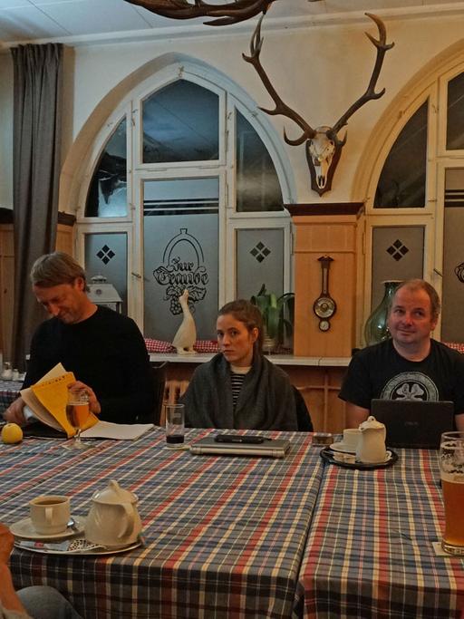 Treffen der Grünen-Kreisverband Eichsfeld in Heiligenstadt im rustikalen Hinterzimmer des Hotels "Zur Traube".