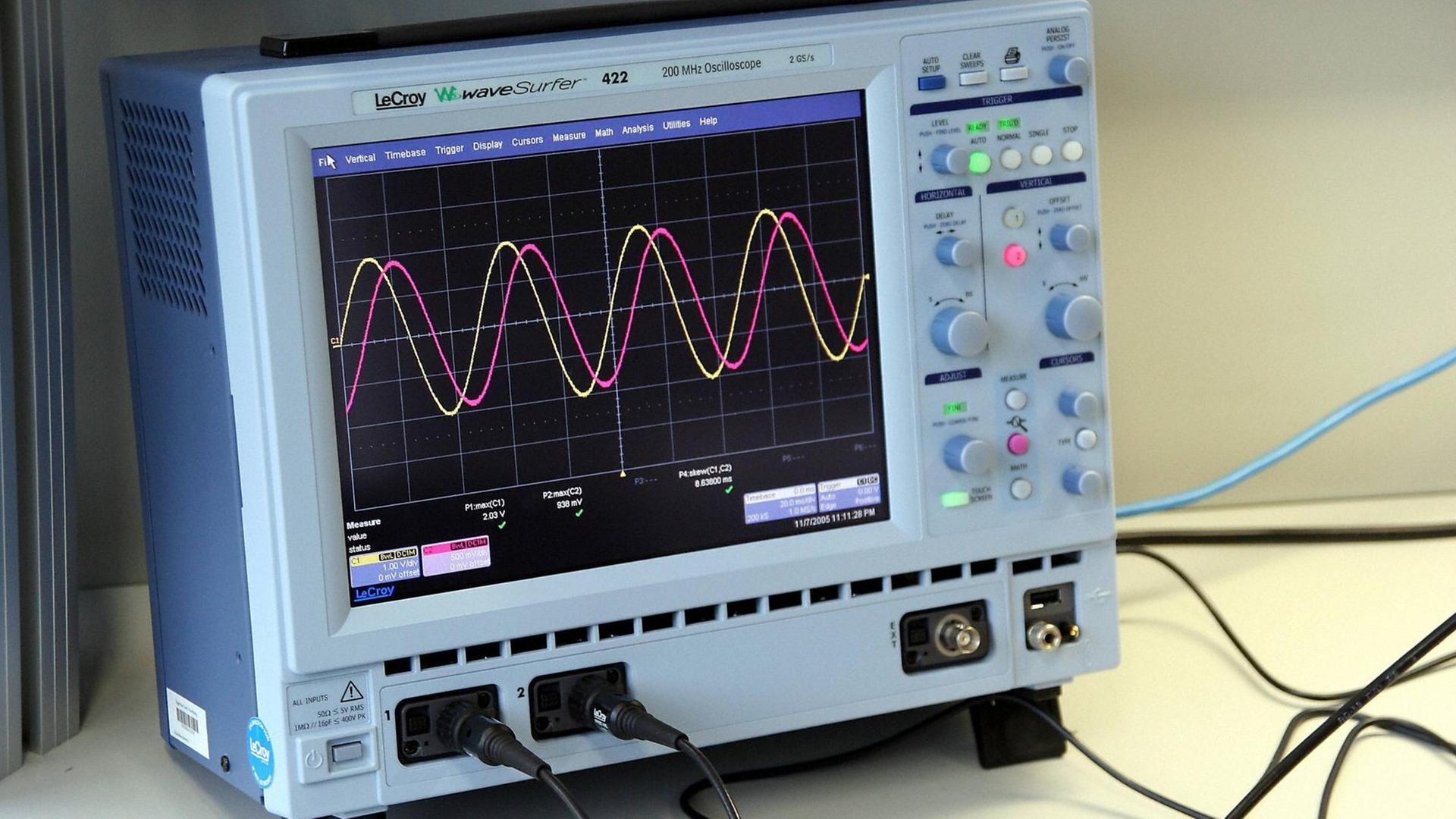 Bildnummer: 51464797 Datum: 30.04.2006 Copyright: imago/INSADCO LeCroy Wavesurfer 422 - Speicheroszilloskop, Objekte; 2006, , Studioaufnahme, Messgerät, Messgeräte, Speicheroszilloskop, Speicheroszilloskope, Oszilloskope, Oszilloskop, Oszillogramm, Oszillogramme, Anzeige, Anzeigen, Kurve, Kurven, Frequenz, Frequenzen, messen, Oszillograph, Oszillograf, Le Croy,; , quer, Kbdig, Einzelbild, Industrie, Wirtschaft, Österreich, , Bildnummer: 51464797 Datum: 30.04.2006 Copyright: imago/INSADCO LeCroy Wavesurfer 422 - Speicheroszilloskop, Objekte; 2006, , Studioaufnahme, Messgerät, Messgeräte, Speicheroszilloskop, Speicheroszilloskope, Oszilloskope, Oszilloskop, Oszillogramm, Oszillogramme, Anzeige, Anzeigen, Kurve, Kurven, Frequenz, Frequenzen, messen, Oszillograph, Oszillograf, Le Croy,; , quer, Kbdig, Einzelbild, Industrie, Wirtschaft, Österreich, ,