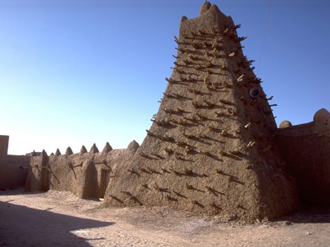 Einige der 16 berühmten Schreine in einer Moschee in Timbuktu wurden schon zerstört