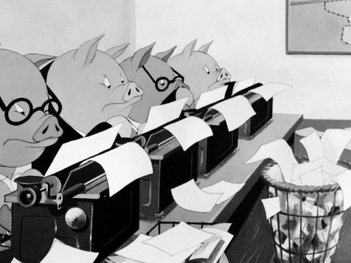 Ein Cartoon zeigt mehrere Schweine die in Anzug und mit Brille bekleidet an Schreibmaschinen im Büro arbeiten.
