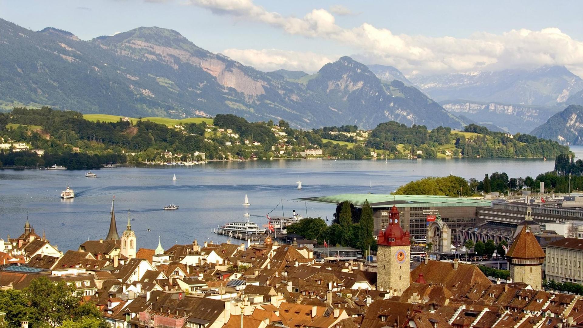 Blick auf Luzern am Luzerner See, Schweiz Blick auf Luzern am Luzerner See, Schweiz