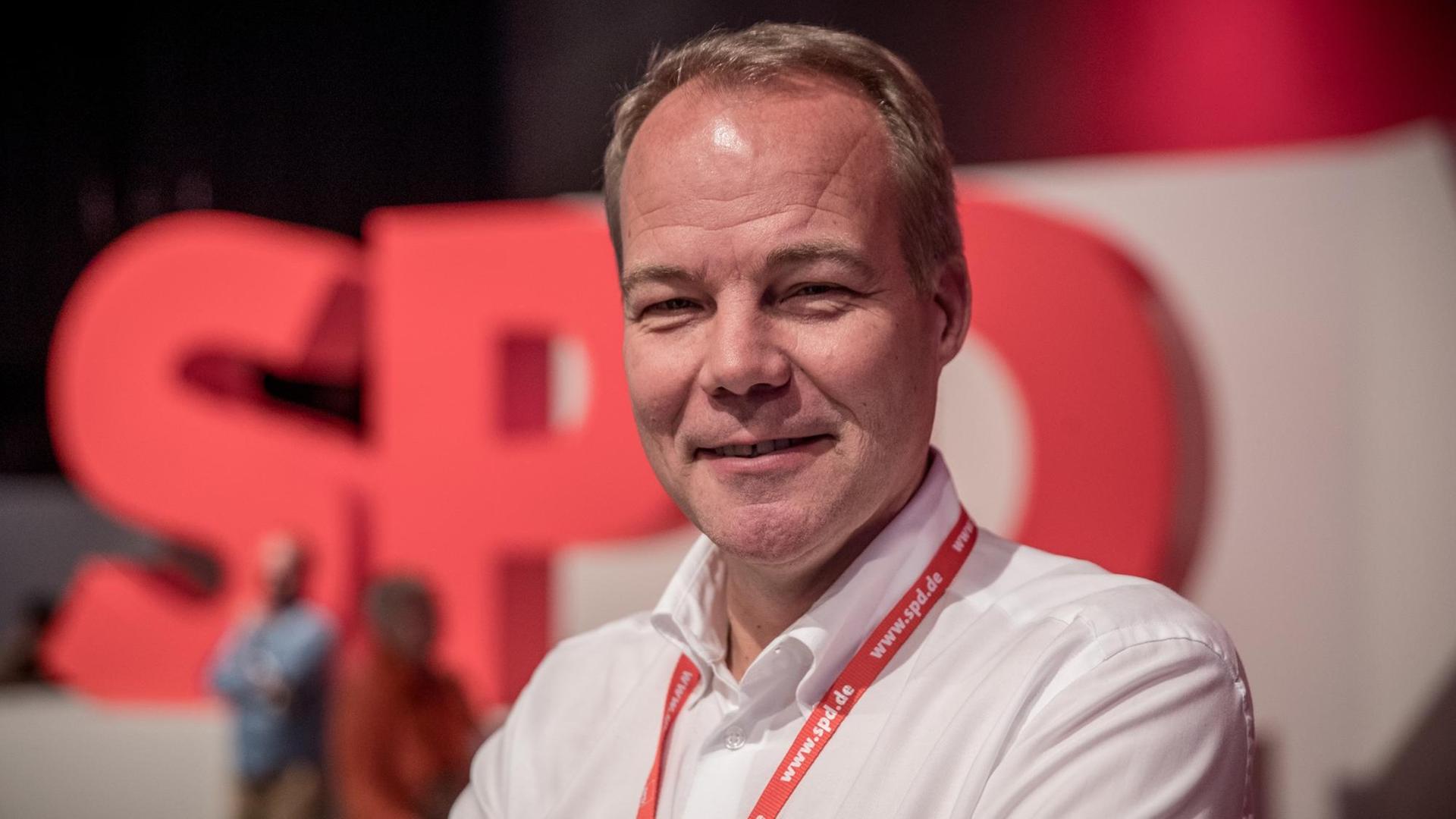 Der SPD-Linke Matthias Miersch am 9.12.2017 beim Bundesparteitag in Berlin. Der SPD-Linke Matthias Miersch am 9.12.2017 beim Bundesparteitag in Berlin.
