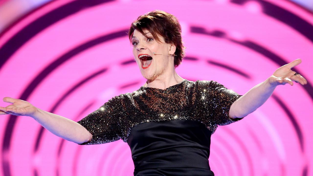 Comedy-Star Gayle Tufts tritt während der ARD-Livesendung "Das große Fest zum Jubiläum" am 22.03.2014 in der GETEC Arena in Magdeburg (Sachsen-Anhalt) auf. Foto: Andreas Lander/dpa Comedy-Star Gayle Tufts tritt während der ARD-Livesendung "Das große Fest zum Jubiläum" am 22.03.2014 in der GETEC Arena in Magdeburg (Sachsen-Anhalt) auf. Foto: Andreas Lander/dpa