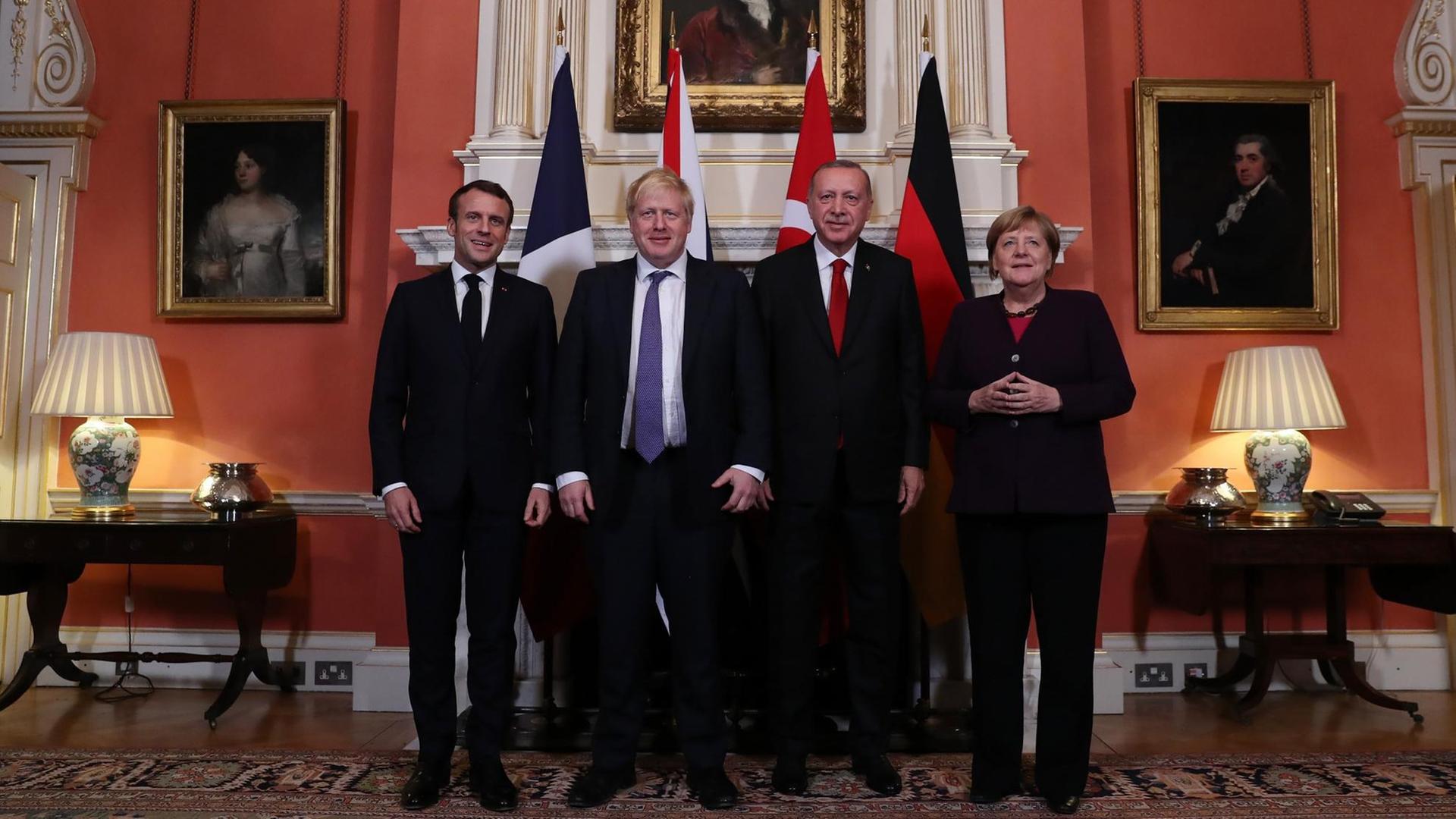Premierminister Johnson empfängt mehrere Staats- und Regierungschefs vor dem Nato-Treffen