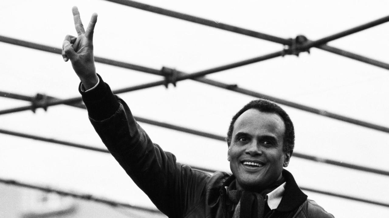 Harry Belafonte auf einer Friedensdemonstration am 10.10.1981 in Bonn Harry Belafonte auf einer Friedensdemonstration am 10.10.1981 in Bonn