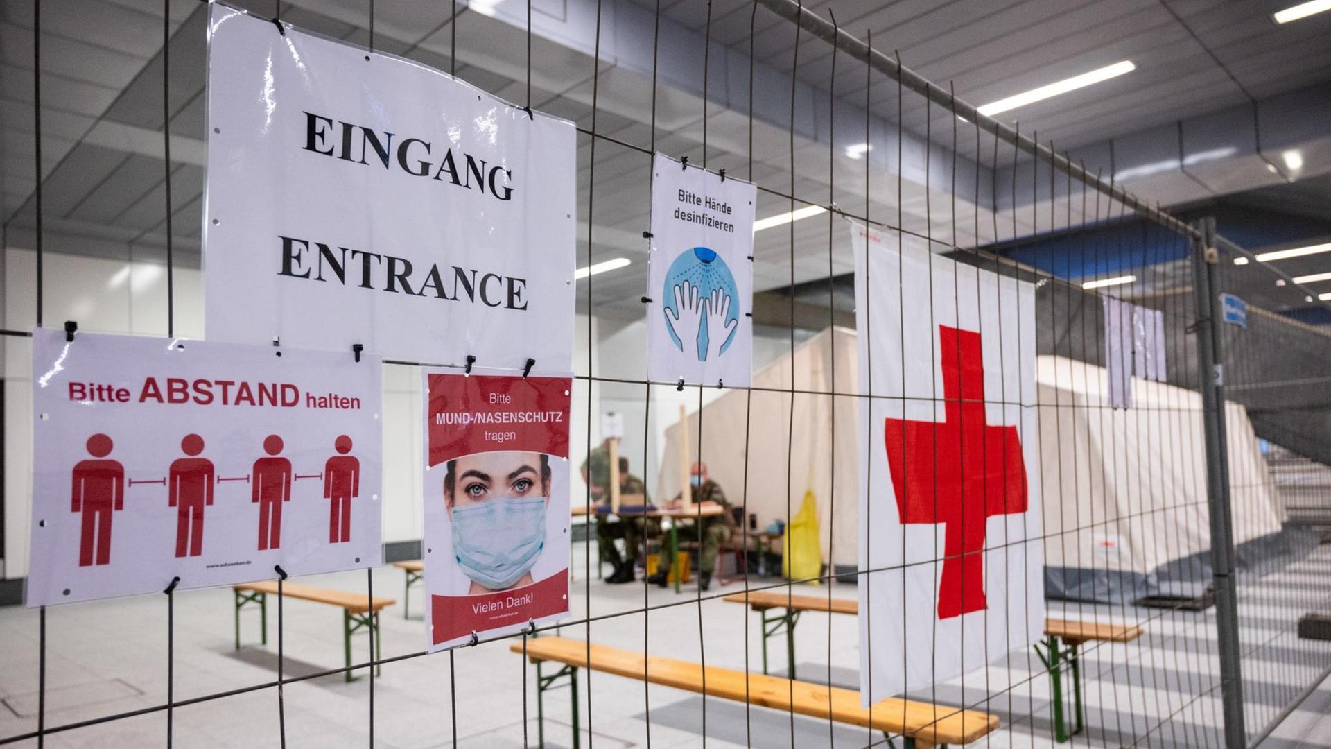 Am Hauptbahnhof hat eine COVID-19-Teststelle den Betrieb aufgenommen. Sie wird vom Deutschen Roten Kreuz mit Unterstützung der Bundeswehr betrieben. Am Hauptbahnhof hat eine COVID-19-Teststelle den Betrieb aufgenommen. Sie wird vom Deutschen Roten Kreuz mit Unterstützung der Bundeswehr betrieben.