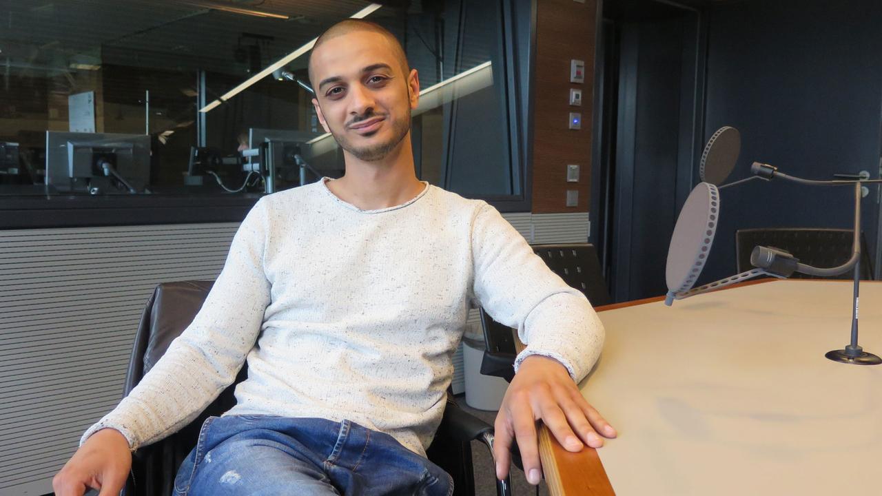 Younes Al-Amayra, Islamwissenschaftler und Mit-Gründer des YouTube-Channels "Datteltäter" Younes Al-Amayra, Islamwissenschaftler und Mit-Gründer des YouTube-Channels "Datteltäter"