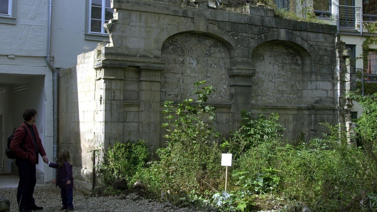 Reste der Halberstädter Synagoge am auf dem Gelände des Berend Lehmann Museums für jüdische Geschichte und Kultur in Halberstadt. Reste der Halberstädter Synagoge am auf dem Gelände des Berend Lehmann Museums für jüdische Geschichte und Kultur in Halberstadt.