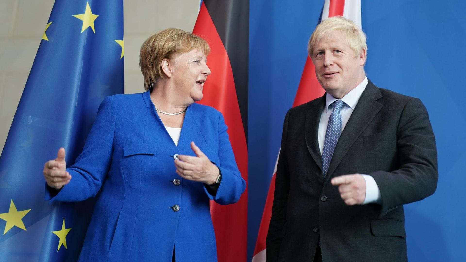 Das Foto zeigt Bundeskanzlerin Angela Merkel (CDU) und Boris Johnson, den Premierminister von Großbritannien. Das Foto zeigt Bundeskanzlerin Angela Merkel (CDU) und Boris Johnson, den Premierminister von Großbritannien.