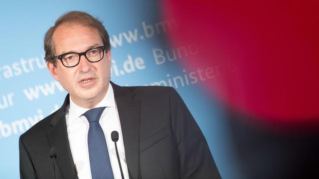 Alexander Dobrindt (CSU) spricht am 15.08.2017 in Berlin bei einer Pressekonferenz