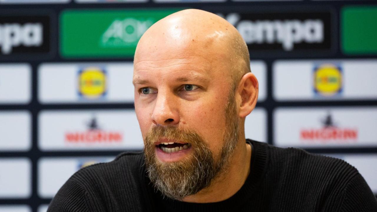 Axel Kromer, Sportvorstand des DHB Deutscher Handballbund, spricht während eines Medientermins im Vorfeld der Handballweltmeisterschaft der Frauen. Axel Kromer, Sportvorstand des DHB Deutscher Handballbund, spricht während eines Medientermins im Vorfeld der Handballweltmeisterschaft der Frauen.
