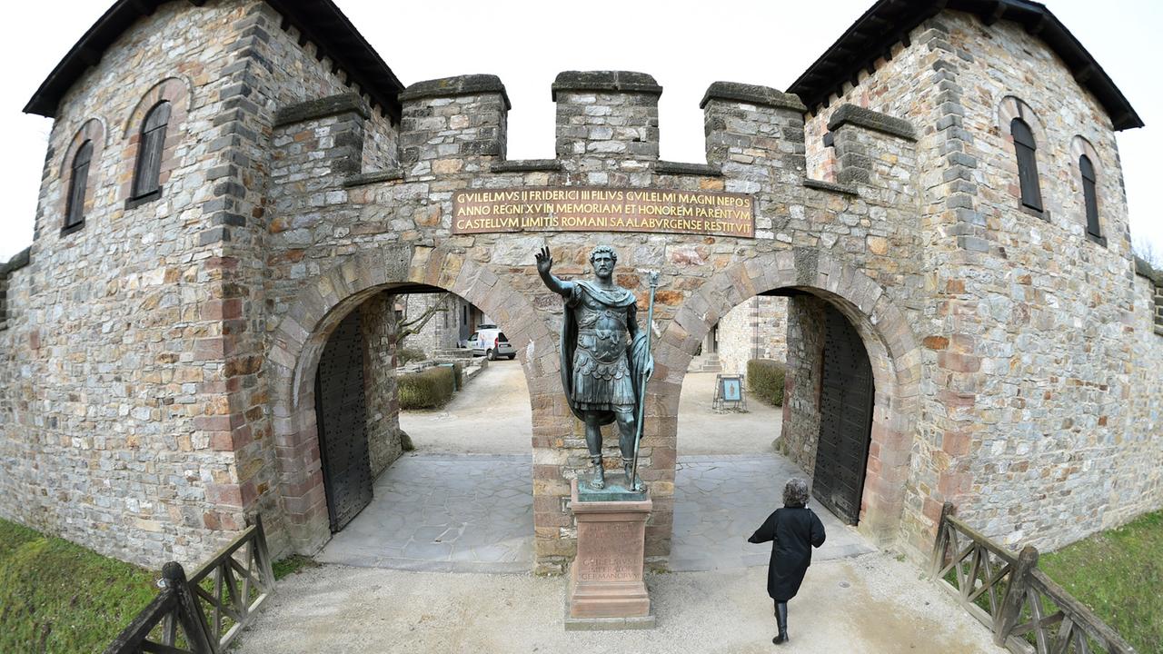Das Römerkastell Saalburg bei Bad Homburg (Hessen) gehört zum UNESCO-Weltkulturerbe.