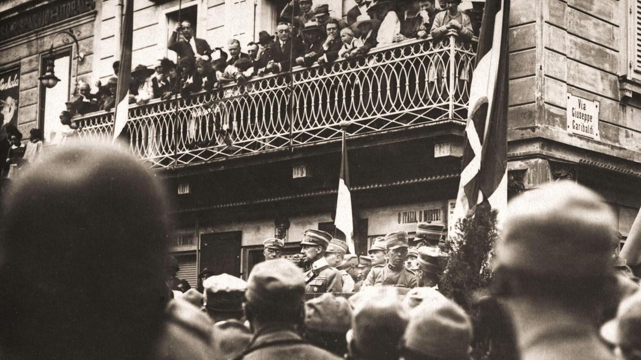 Gabriele d'Annunzio hät eine Rede in Fiume, 1919. Gabriele d'Annunzio hät eine Rede in Fiume, 1919.