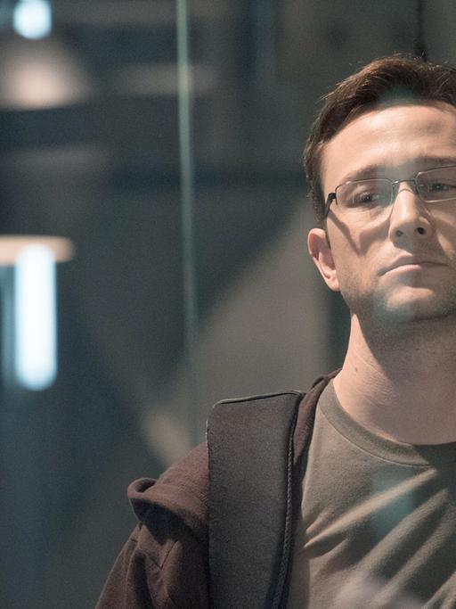 Joseph Gordon-Levitt als Edward Snowden in dem Film "Snowden".