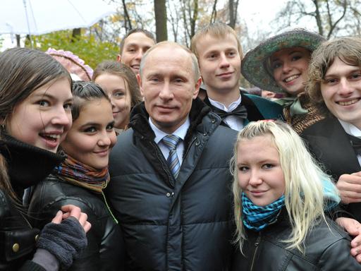 Wladimir Putin beim 200. Jahrestag der Eröffnung des Lyzeums in Tsarkoye, Selo, Oktober 2011 
