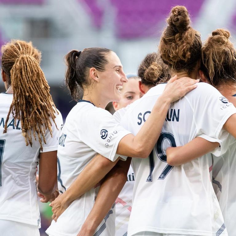 July 5, 2021, Orlando, Florida, United States: Orlando, Florida, July 4th 2021: North Carolina Courage players celebrate Havana Solaun (19 North Carolina Courage) scoring their second goal during the National Women's Soccer League game between Orlando Pride and North Carolina Courage at Exploria Stadium in Orlando, Florida. NO COMMERCIAL USAGE. (Credit Image: Â© Andrea Vilchez/Sport Press Photo via ZUMA Press
