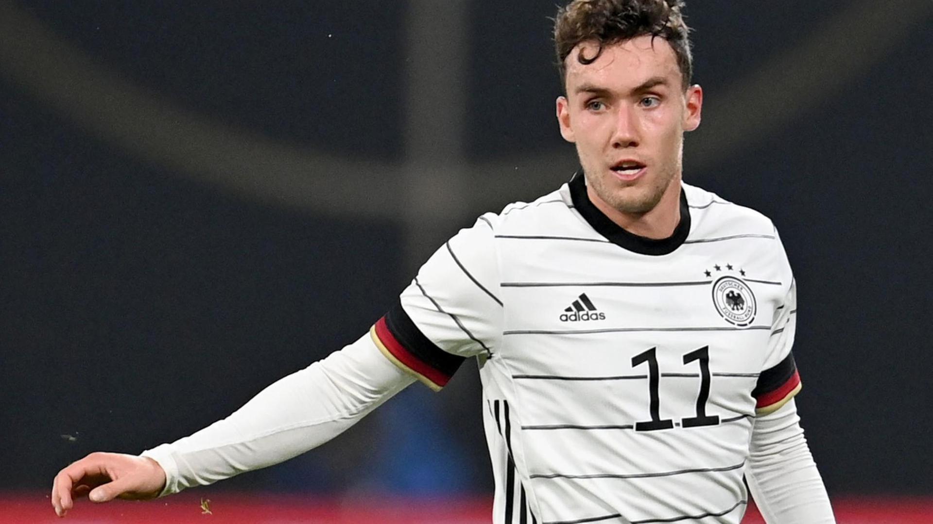 Der deutsche Fußball-Spieler Luca Waldschmidt bei dem Spiel gegen Tschechien Der deutsche Fußball-Spieler Luca Waldschmidt bei dem Spiel gegen Tschechien