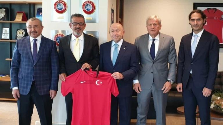 Ismail Erdem (Vorstandsmitglied Türkischer Fussballverband TFF), Levent Karaca (ATFF-Präsident), Nihat Özdemir (TFF- Präsident), Hamit Altintop (Vorstandsmitglied und ehemaliger Bundesliga-Profi).